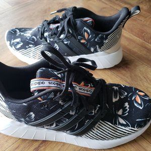 Adidas Questar Flow Butterflies 6.5